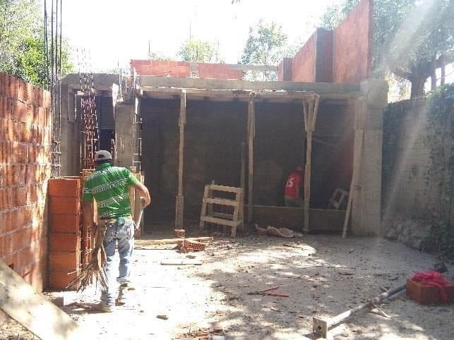 Núcleo de baños y oficinas en Chachapa